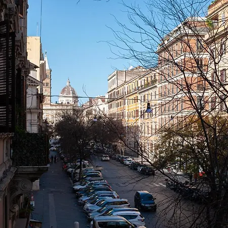Castel Nepi Near Colosseo רומא
