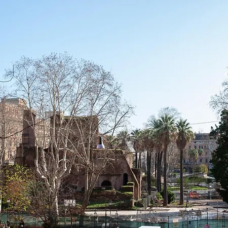 Castel Nepi Near Colosseo בית הארחה